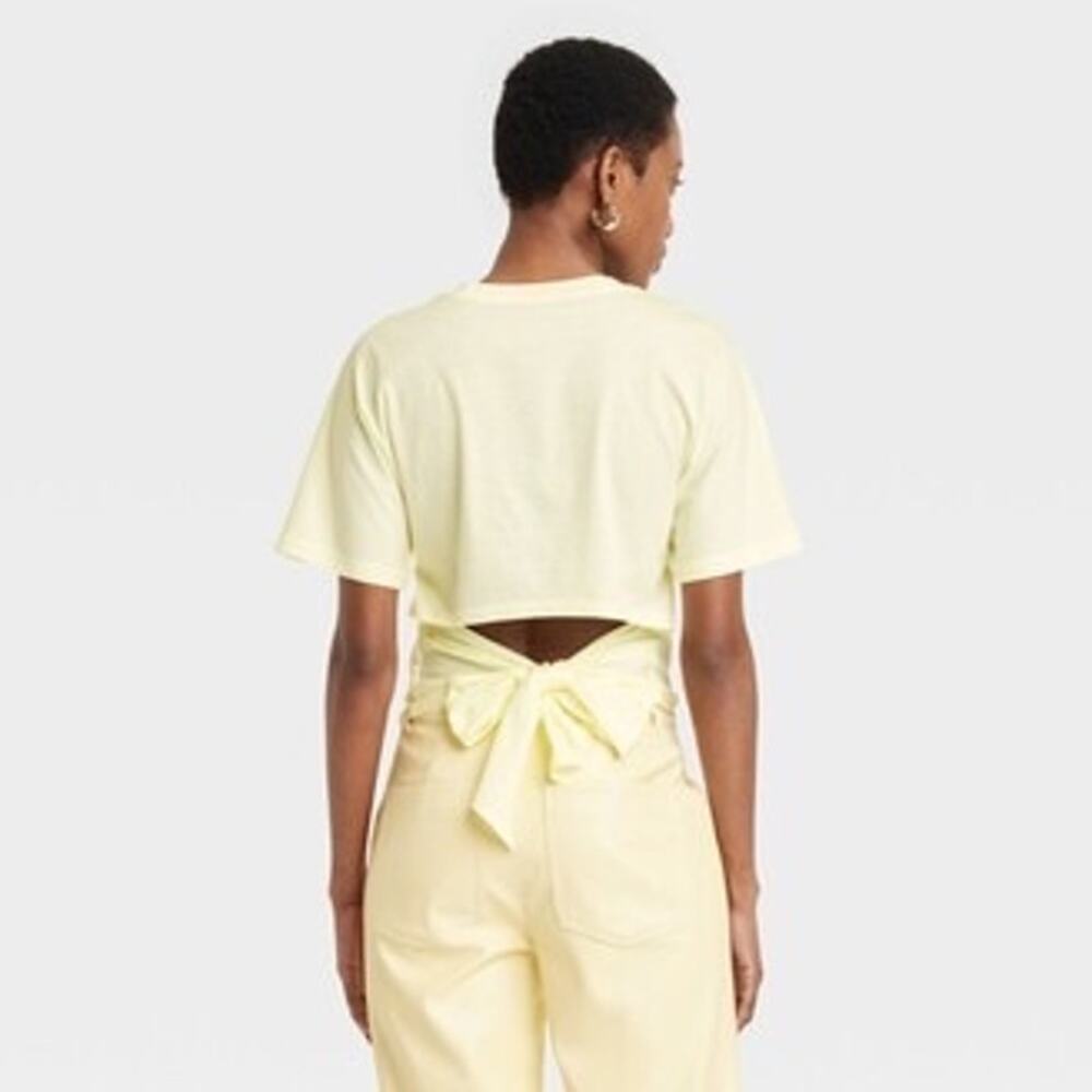 A New Day Women's XXL Top Crewneck‎ Short Sleeve Back Cutout Shirt Yellow NWT